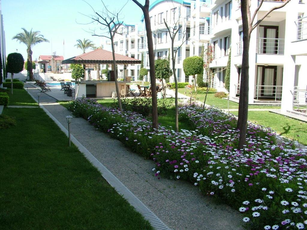 Garden Side